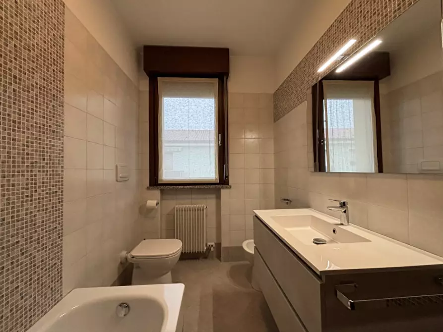 Immagine 15 di Appartamento in vendita  in via lago di bolsena a Altavilla Vicentina