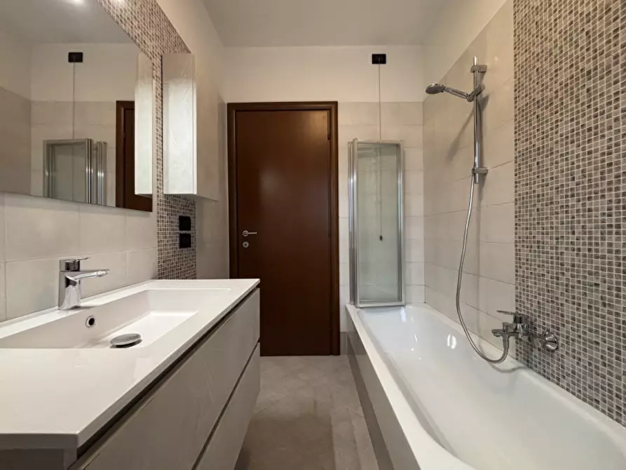 Immagine 16 di Appartamento in vendita  in via lago di bolsena a Altavilla Vicentina