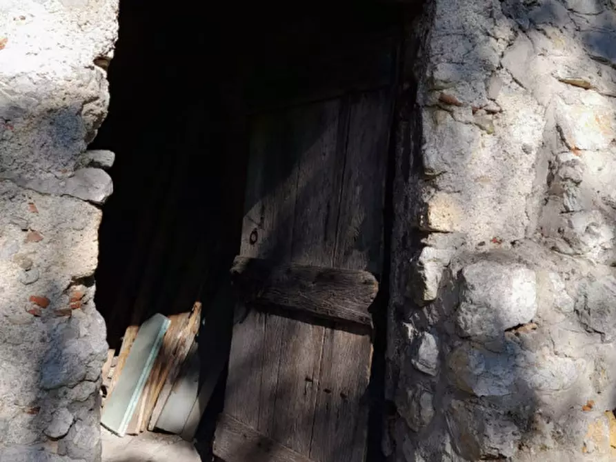 Immagine 5 di Rustico / casale in vendita  a Lavenone