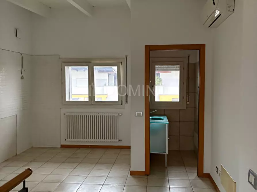 Immagine 7 di Appartamento in vendita  in Via Lando Landucci a Padova