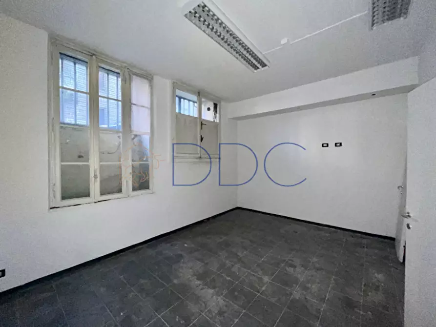 Immagine 1 di Magazzino in vendita  in Corso Re Umberto 5 a Torino