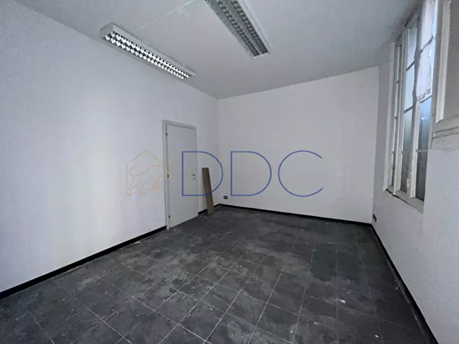 Immagine 2 di Magazzino in vendita  in Corso Re Umberto 5 a Torino