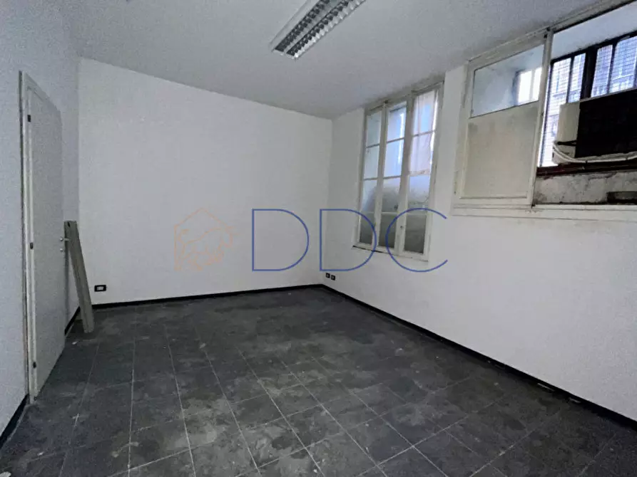 Immagine 3 di Magazzino in vendita  in Corso Re Umberto 5 a Torino