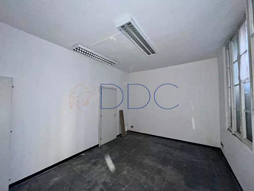 Immagine 4 di Magazzino in vendita  in Corso Re Umberto 5 a Torino