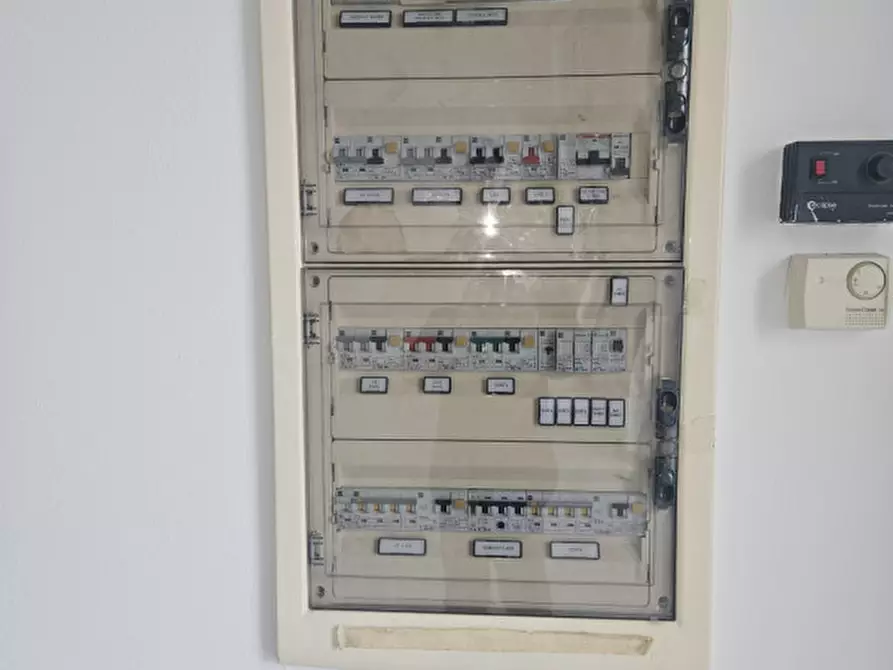 Immagine 3 di Negozio in affitto  in Via Camillo Benso Conte di Cavour a Este