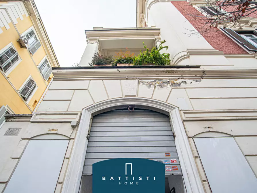 Immagine 3 di Negozio in affitto  in Via degli Scipioni a Roma