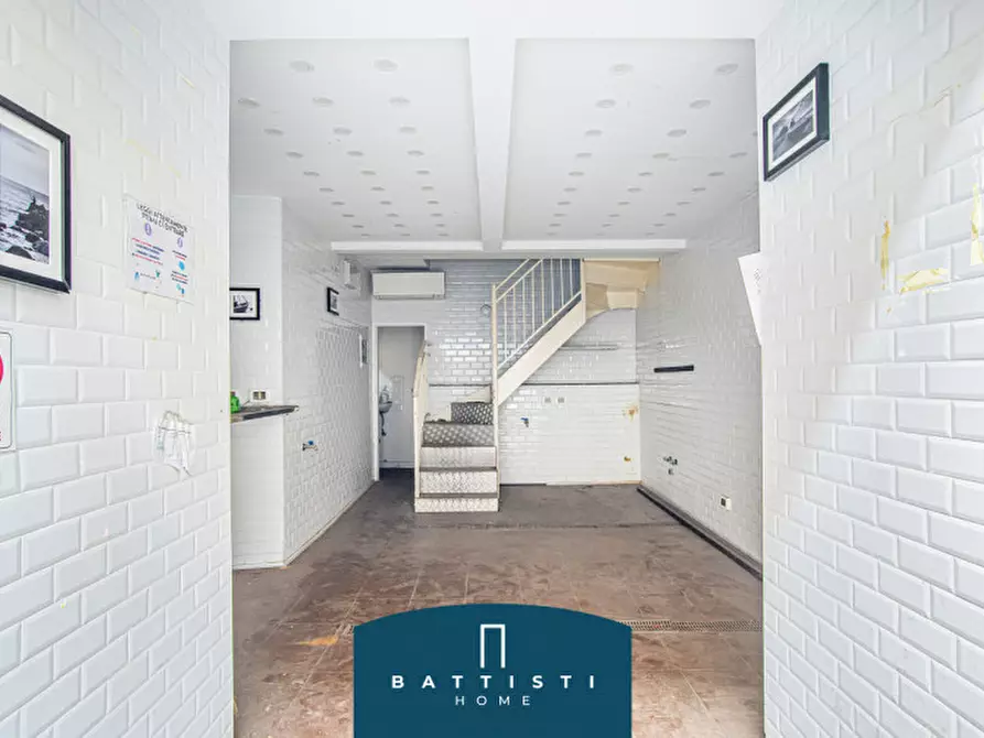 Immagine 5 di Negozio in affitto  in Piazza dei Quiriti a Roma