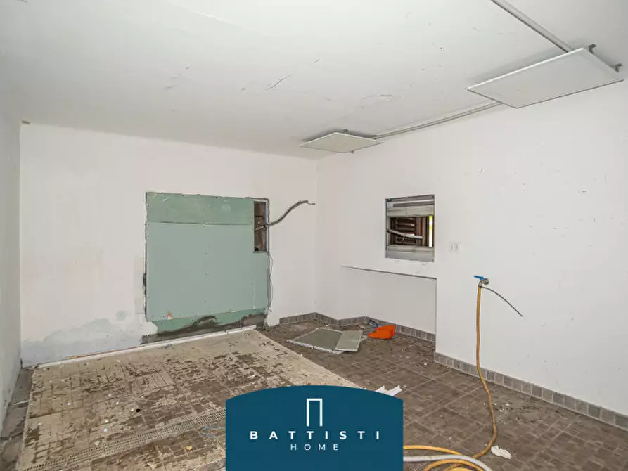 Immagine 15 di Negozio in affitto  in Via degli Scipioni a Roma