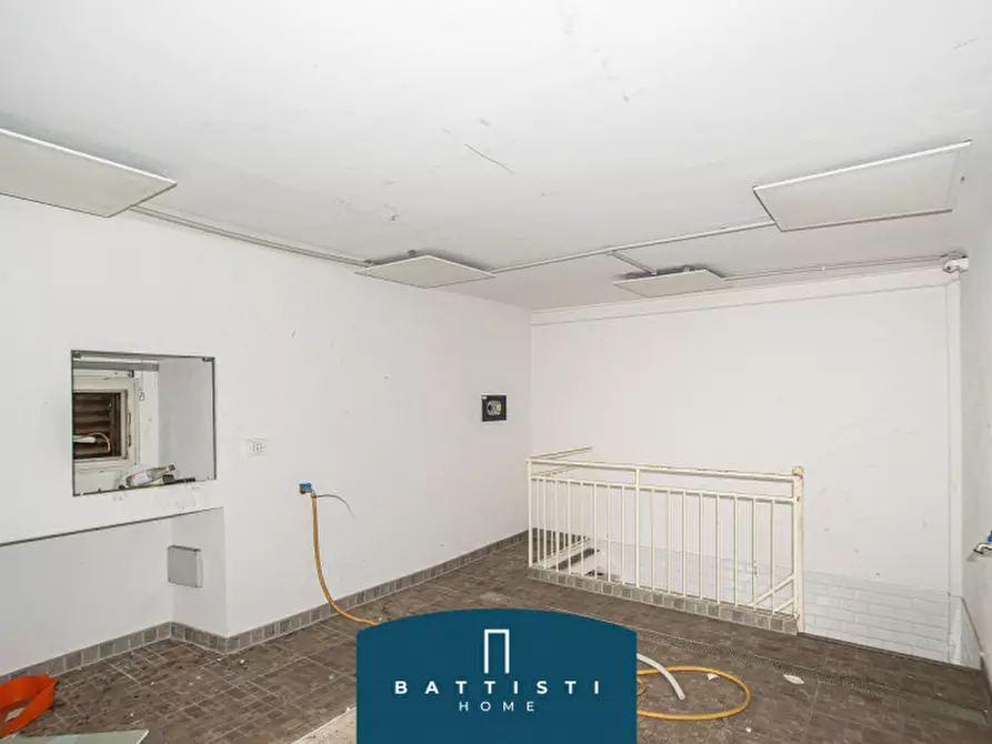 Immagine 18 di Negozio in affitto  in Via degli Scipioni a Roma