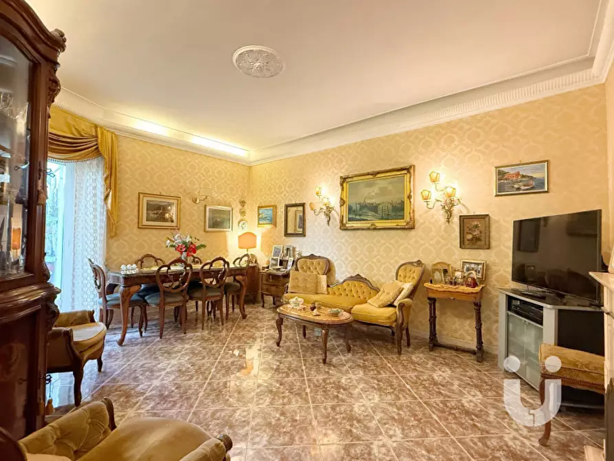 Immagine 4 di Appartamento in vendita  in Via Vetulonia a Roma