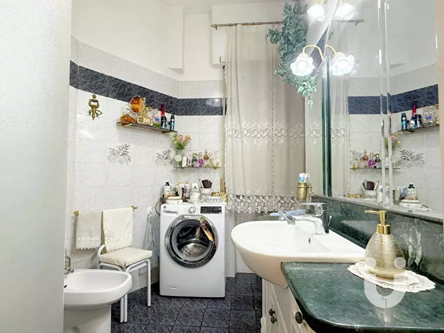 Immagine 17 di Appartamento in vendita  in Via Vetulonia a Roma