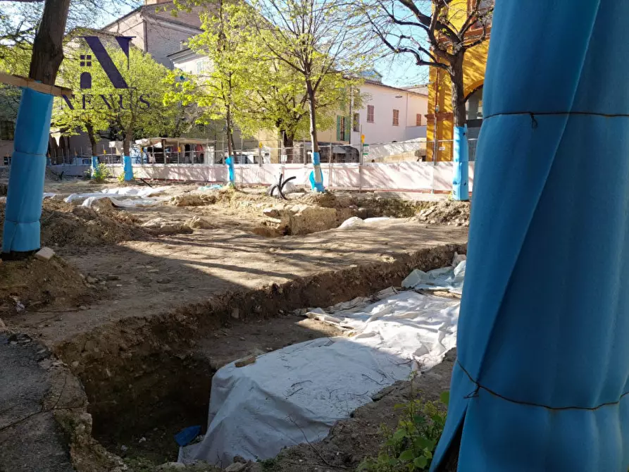 Immagine 8 di Negozio in affitto  in Piazza Andrea Costa a Fano