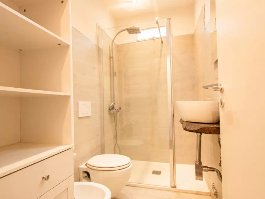 Immagine 6 di Appartamento in vendita  a Prato