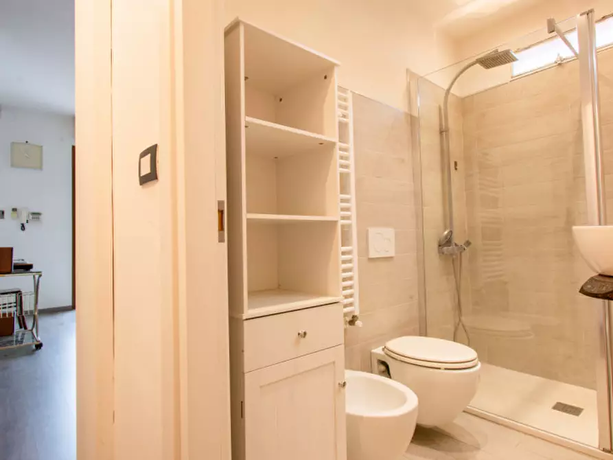 Immagine 7 di Appartamento in vendita  a Prato