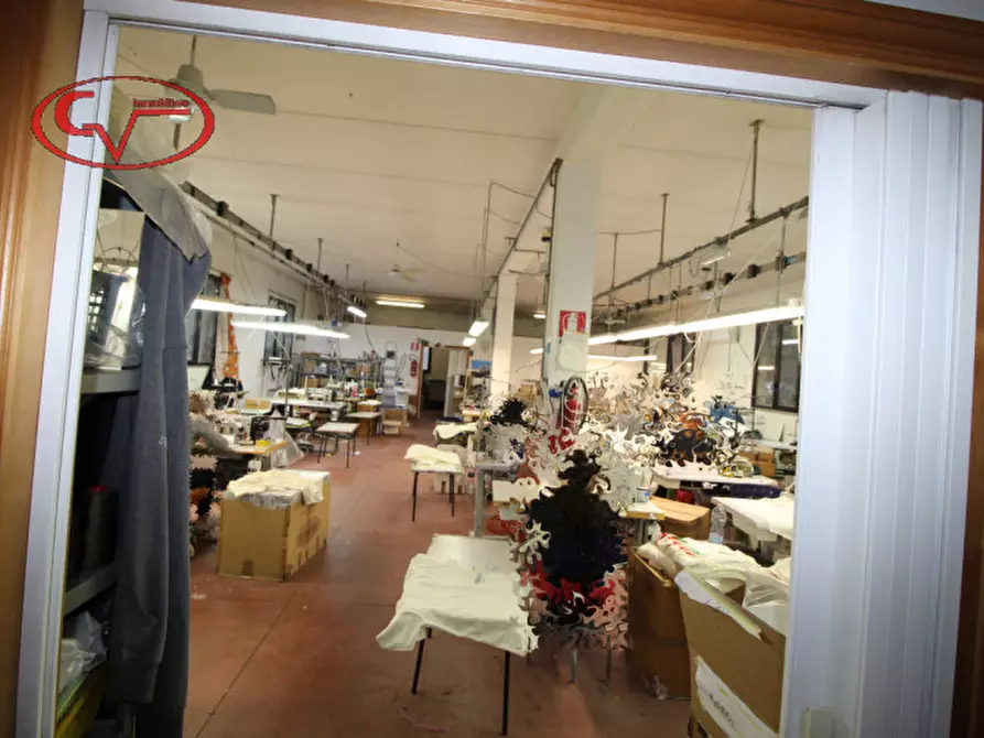 Immagine 3 di Laboratorio in affitto  in Via Poggilupi a Terranuova Bracciolini