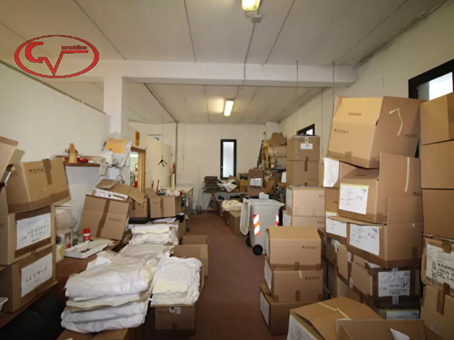 Immagine 11 di Laboratorio in affitto  in Via Poggilupi a Terranuova Bracciolini