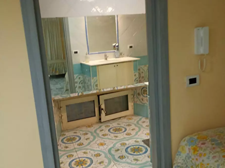 Immagine 16 di Appartamento in affitto  in via Santa Chiara 24 a Napoli