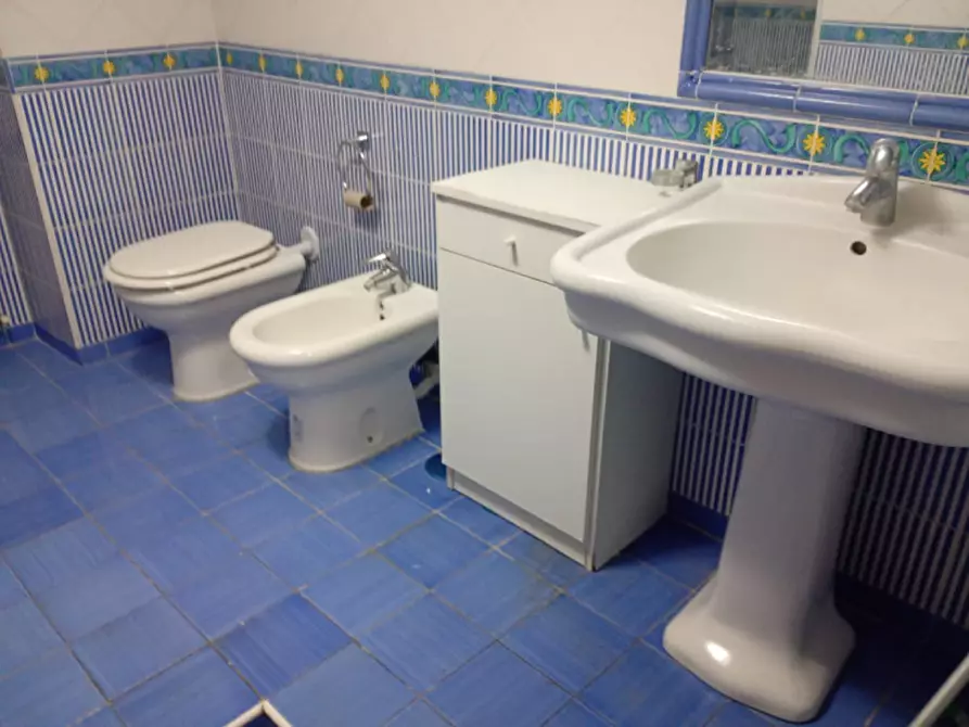 Immagine 27 di Appartamento in affitto  in via Santa Chiara 24 a Napoli