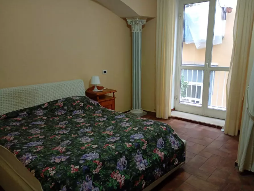 Immagine 38 di Appartamento in affitto  in via Santa Chiara 24 a Napoli