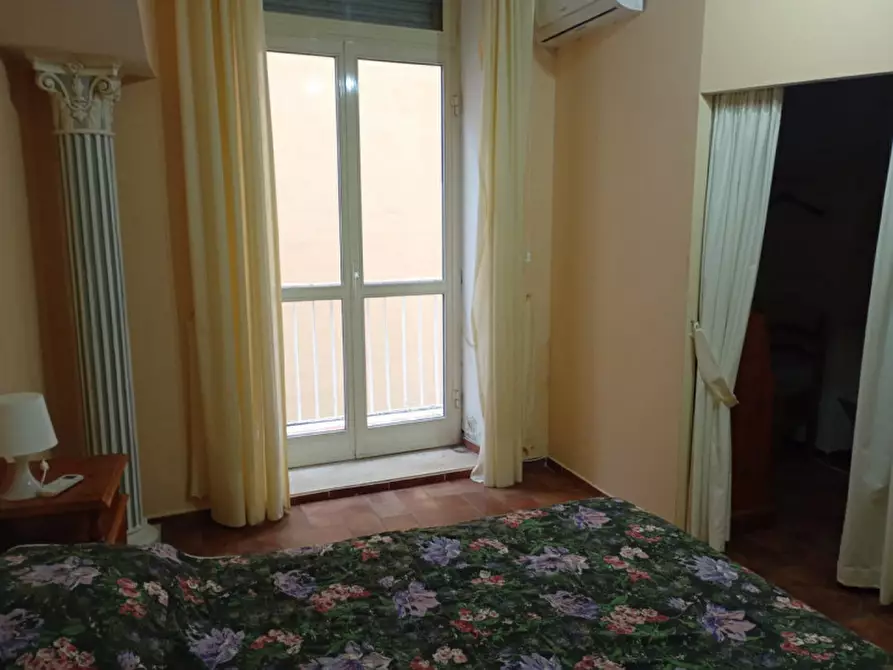 Immagine 42 di Appartamento in affitto  in via Santa Chiara 24 a Napoli