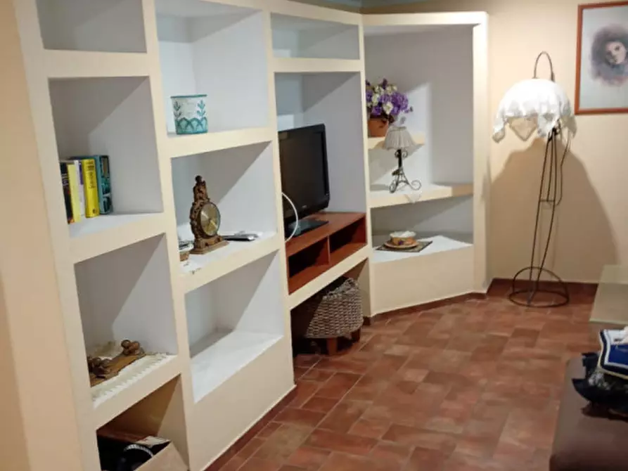 Immagine 55 di Appartamento in affitto  in via Santa Chiara 24 a Napoli