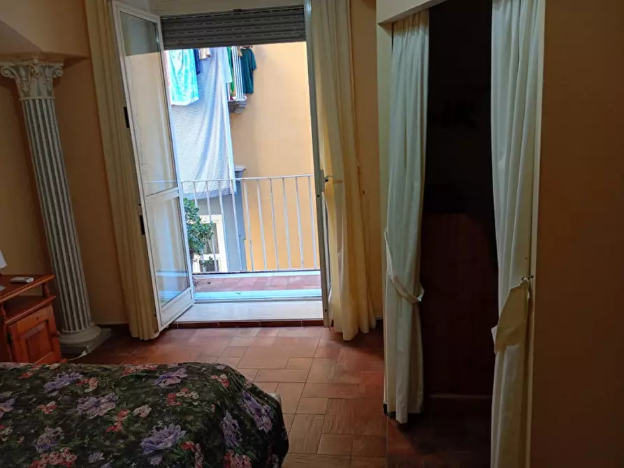 Immagine 57 di Appartamento in affitto  in via Santa Chiara 24 a Napoli