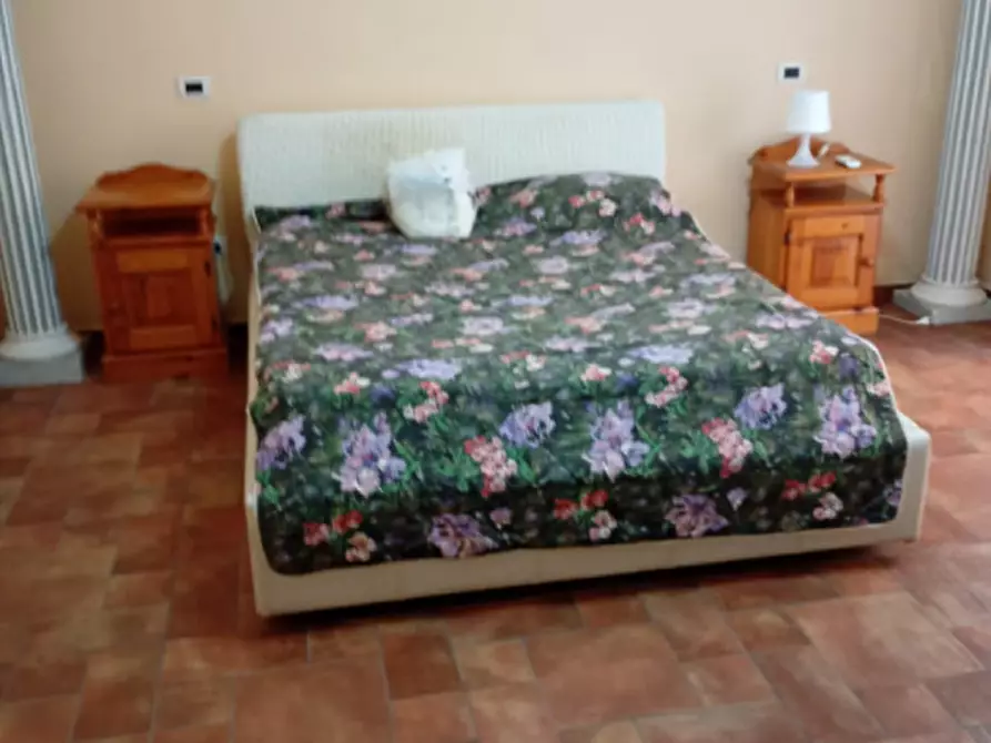 Immagine 59 di Appartamento in affitto  in via Santa Chiara 24 a Napoli