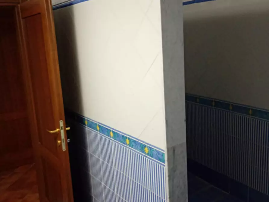 Immagine 60 di Appartamento in affitto  in via Santa Chiara 24 a Napoli