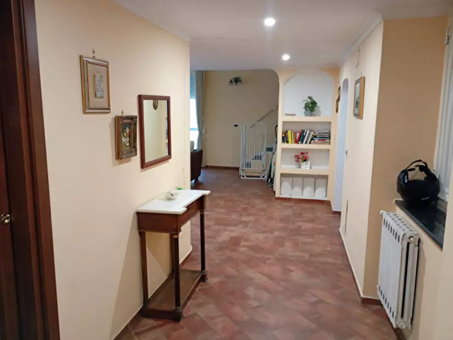 Immagine 63 di Appartamento in affitto  in via Santa Chiara 24 a Napoli