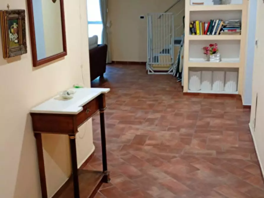 Immagine 64 di Appartamento in affitto  in via Santa Chiara 24 a Napoli