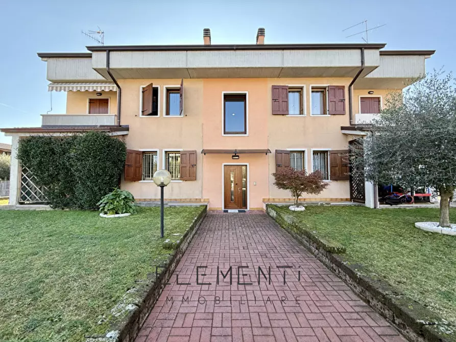 Immagine 2 di Appartamento in vendita  in via Vicentini a Pescantina