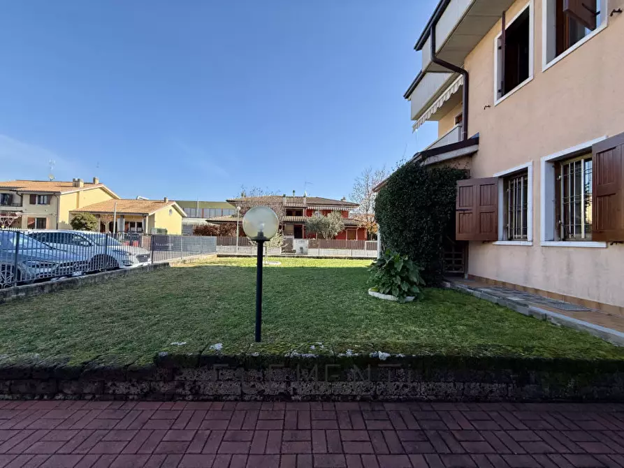 Immagine 3 di Appartamento in vendita  in via Vicentini a Pescantina