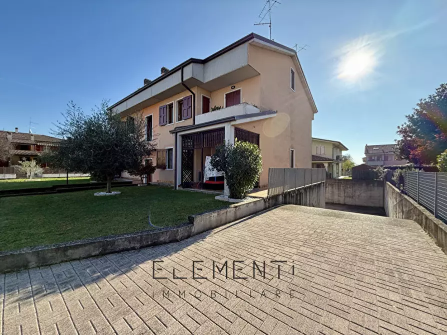 Immagine 4 di Appartamento in vendita  in via Vicentini a Pescantina