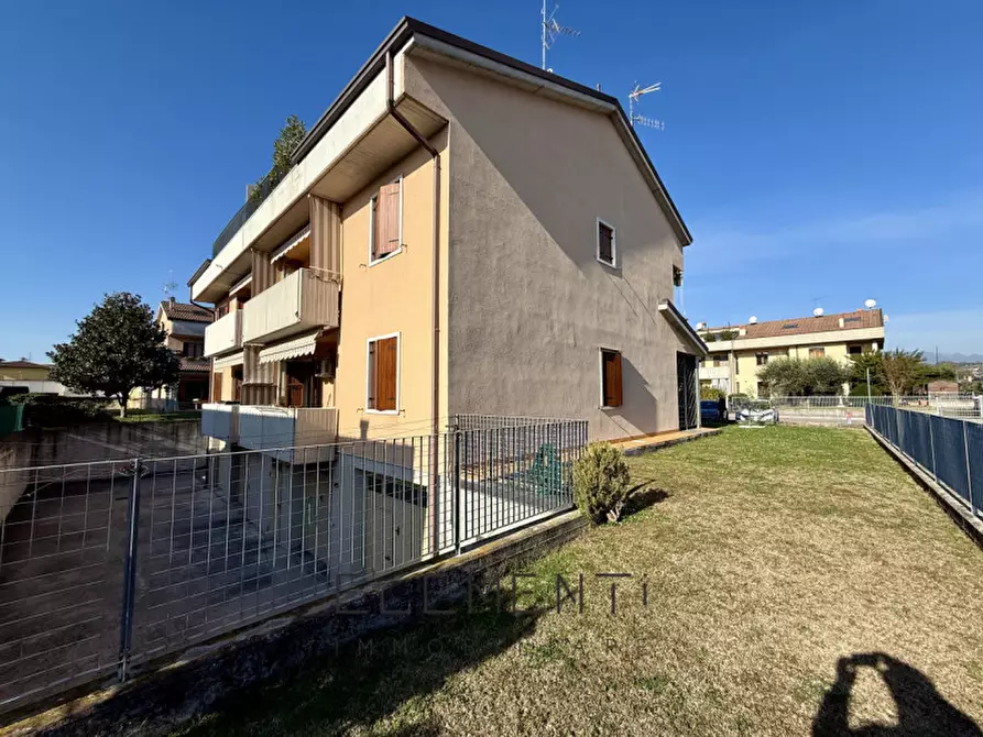 Immagine 18 di Appartamento in vendita  in via Vicentini a Pescantina