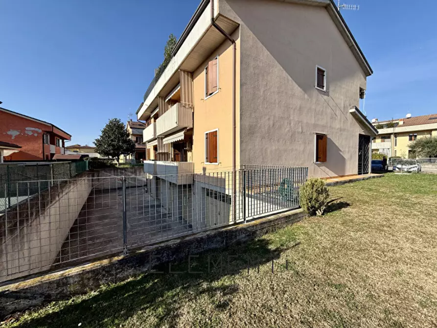 Immagine 19 di Appartamento in vendita  in via Vicentini a Pescantina