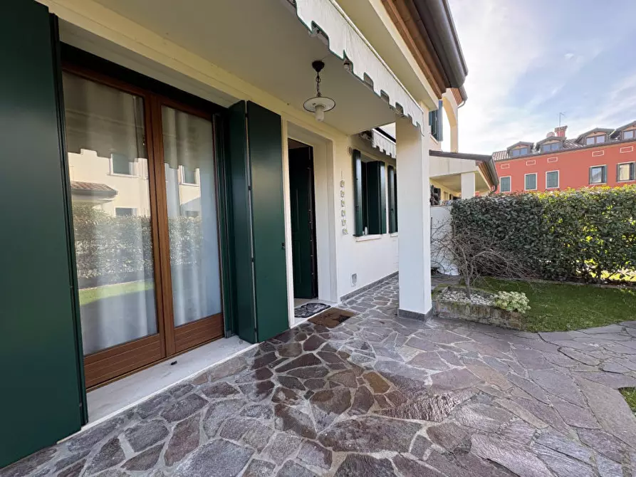 Immagine 1 di Villetta a schiera in vendita  in Via dei Mille a Selvazzano Dentro