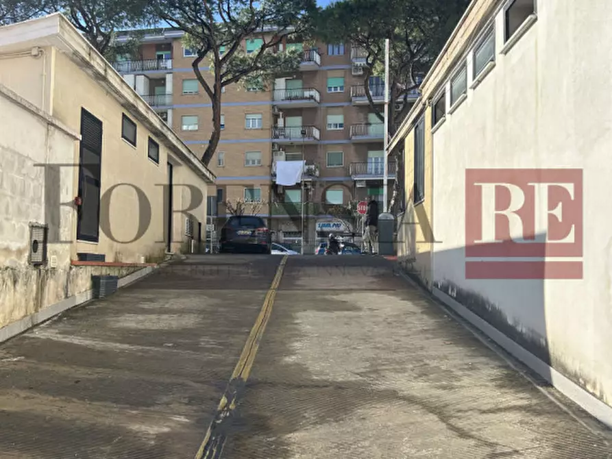 Immagine 4 di Garage in vendita  in Via Aldo Moro a San Giorgio A Cremano
