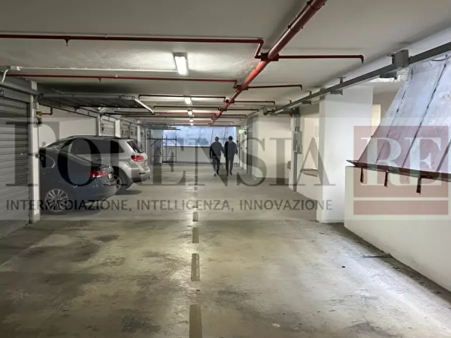 Immagine 11 di Garage in vendita  in Via Aldo Moro a San Giorgio A Cremano