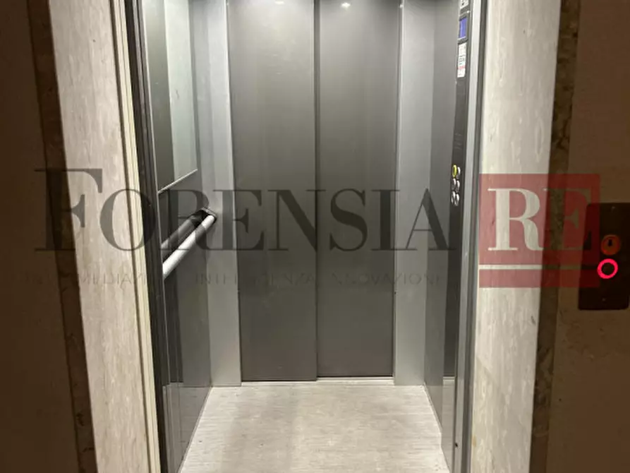 Immagine 13 di Garage in vendita  in Via Aldo Moro a San Giorgio A Cremano