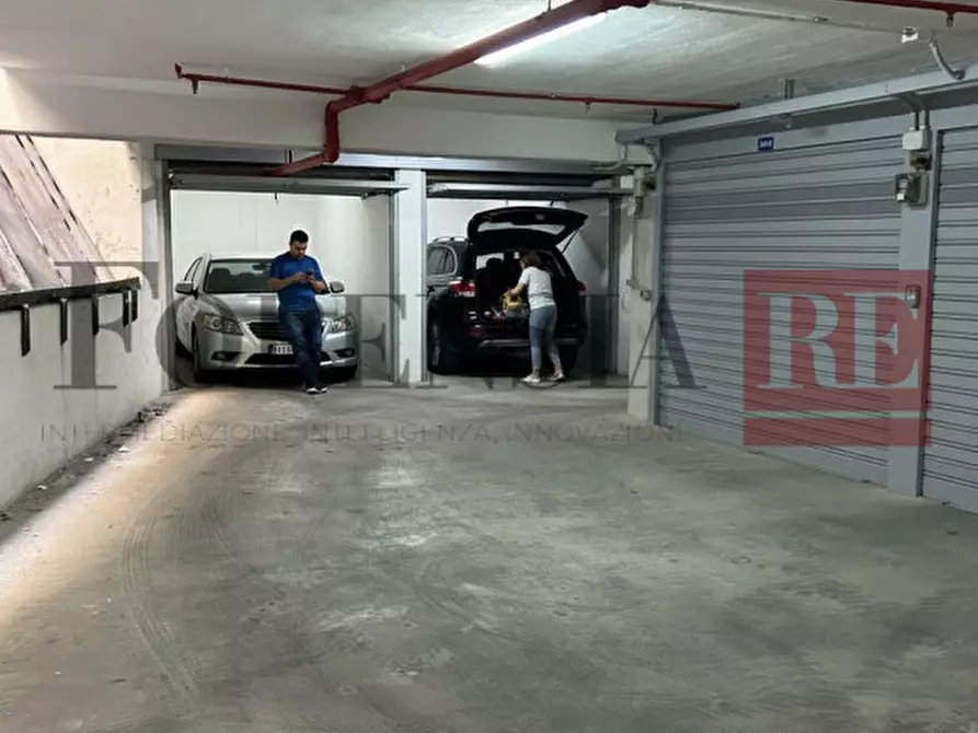 Immagine 21 di Garage in vendita  in Via Aldo Moro a San Giorgio A Cremano