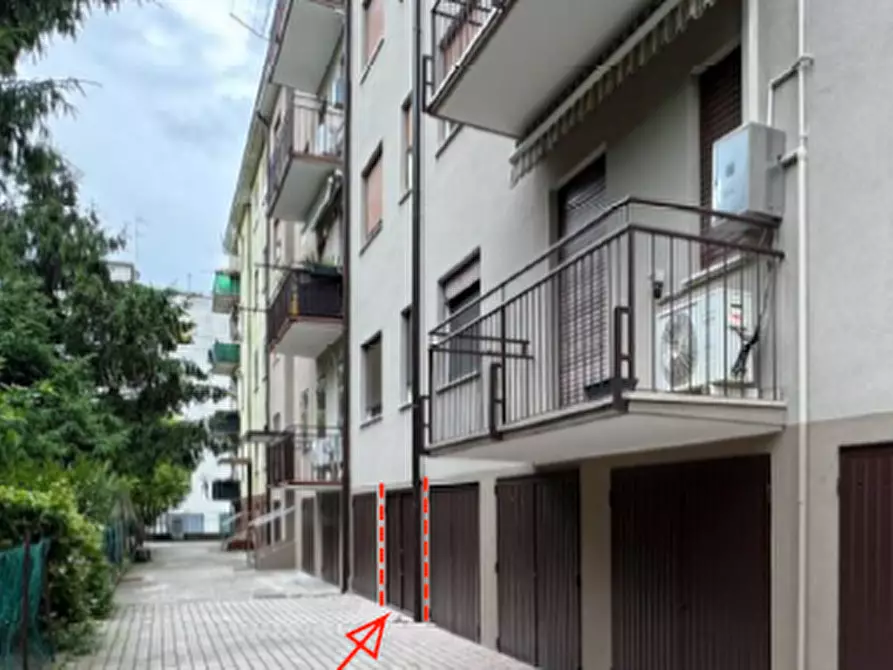 Immagine 9 di Appartamento in vendita  in Via Volturno a Venezia