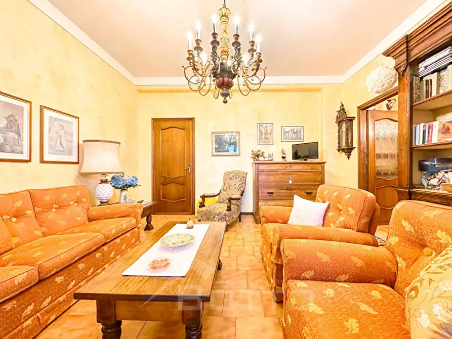 Immagine 6 di Villa in vendita  in Via Angelo Valazza 60 a Boca