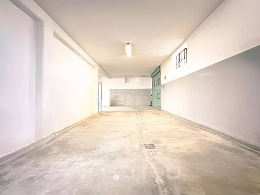 Immagine 29 di Villa in vendita  in Via Angelo Valazza 60 a Boca