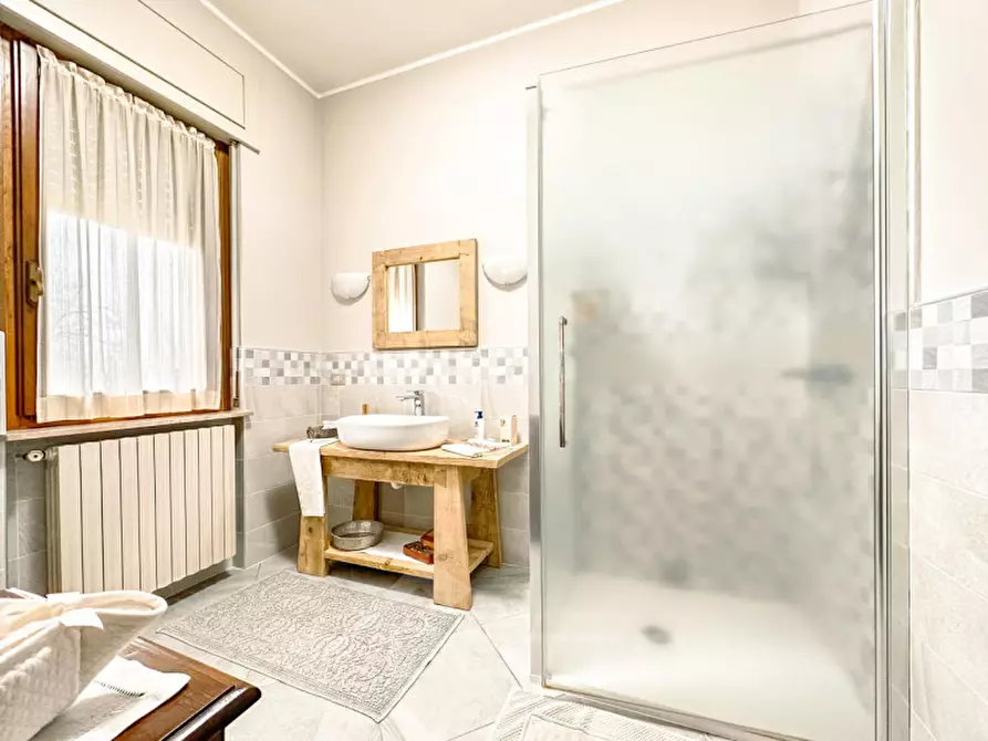 Immagine 33 di Villa in vendita  in Via Angelo Valazza 60 a Boca