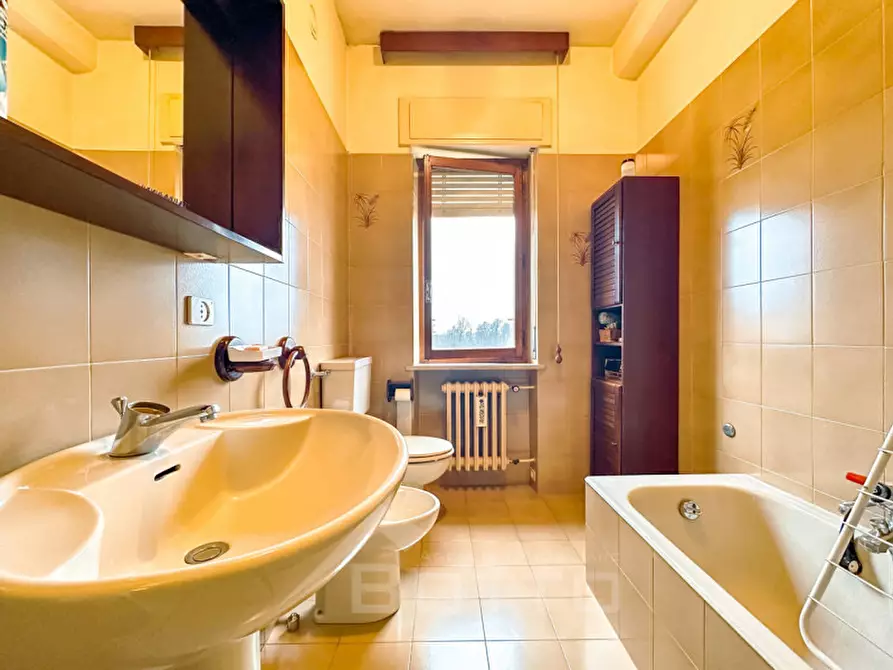 Immagine 36 di Villa in vendita  in Via Angelo Valazza 60 a Boca