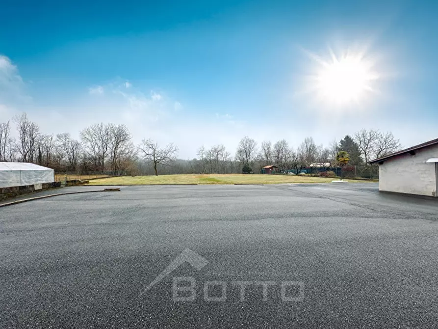 Immagine 37 di Villa in vendita  in Via Angelo Valazza 60 a Boca