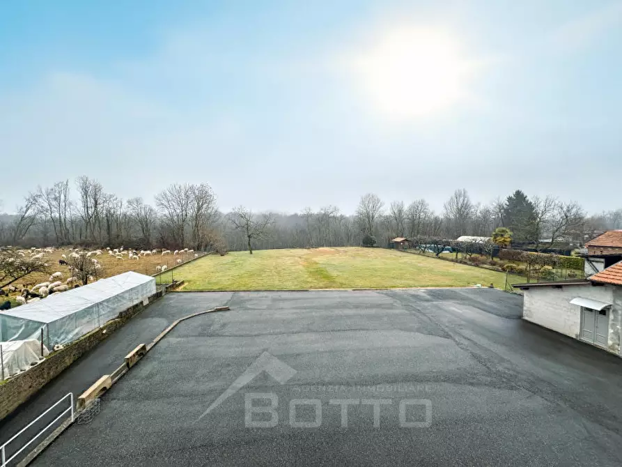 Immagine 38 di Villa in vendita  in Via Angelo Valazza 60 a Boca