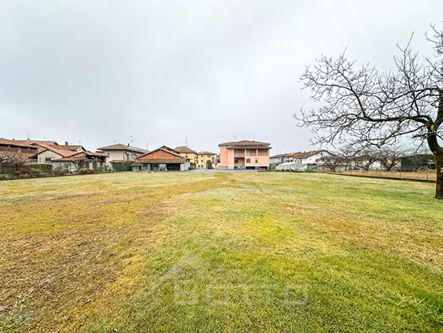 Immagine 41 di Villa in vendita  in Via Angelo Valazza 60 a Boca