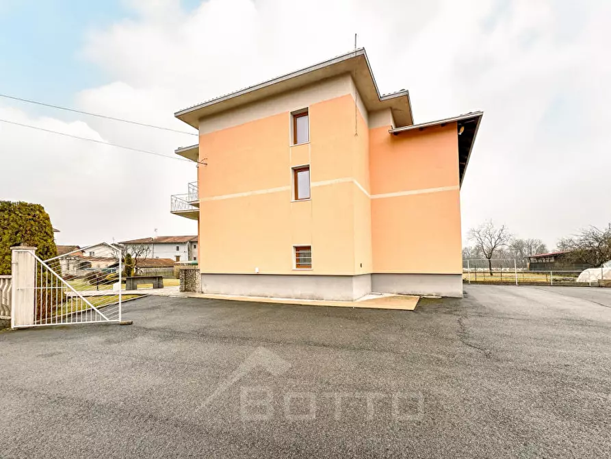 Immagine 45 di Villa in vendita  in Via Angelo Valazza 60 a Boca