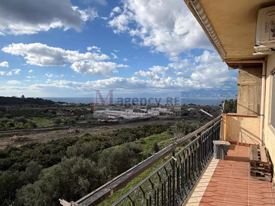 Immagine 1 di Casa indipendente in vendita  in Via Mario Trapezi 36 a Reggio Di Calabria